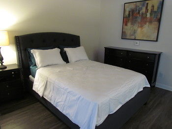 Pelican Spacious Suites Near Staple Center La Hotel Los Angeles